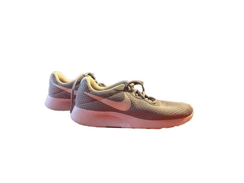 Nike Tanjun Women's Running Shoes in Wolf Grey/White